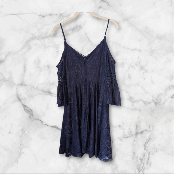 Jr Size 1 Lace Dress - Picture 4 of 4